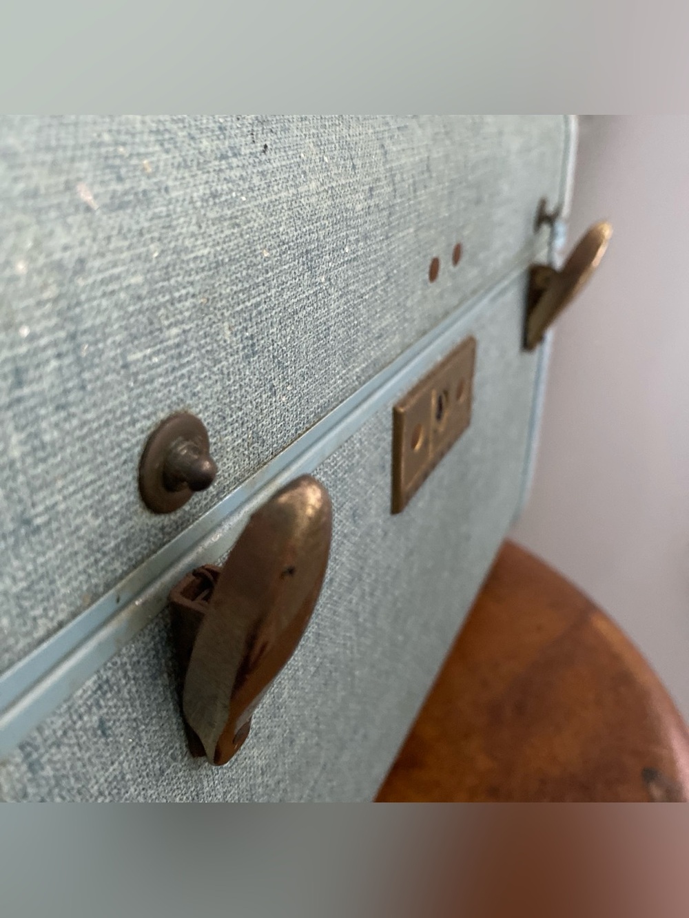 SOLD! Vintage 1940s-50s Samsonite Streamlite Train Case in Bermuda Green 🩵 - Picture 4 of 9
